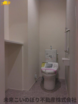 【トイレ】 | Blooming Garden蓮田市西新宿3丁目 | シンプルな機能を搭載したトイレ。家族みんなが使う場所だからこそ清潔にこだわりたいですね。