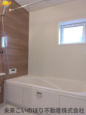 【浴室】 | Blooming Garden蓮田市西新宿3丁目 | １坪サイズのバスルーム。浴室換気乾燥機を標準装備。乾きやすい床やお手入れのしやすい排水口など、いつも清潔にご使用いただけます。