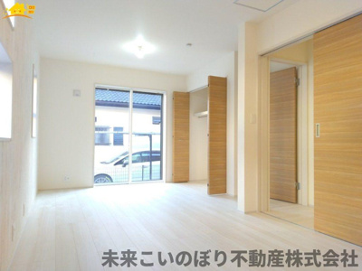 【寝室】 | Blooming Garden蓮田市西新宿3丁目 | 主寝室は大型ベッドもラクラク設置できます♪ゆとりある動線も確保でき、ゆったりとお寛ぎいただけます♪