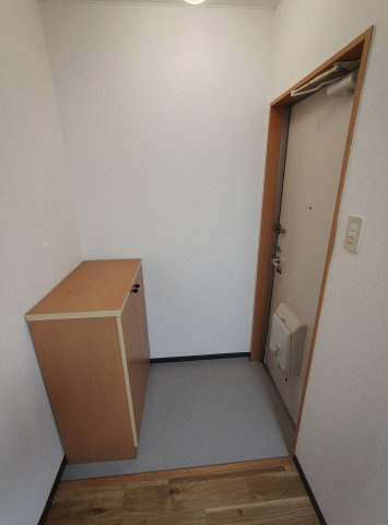 ハイツあじさいの玄関