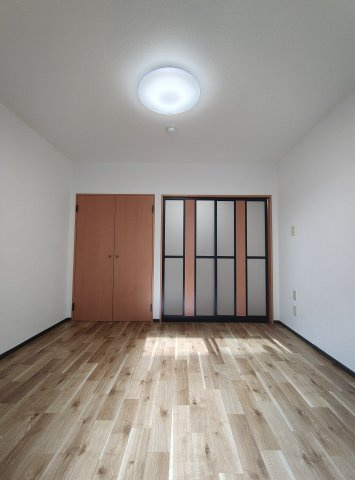 ハイツあじさいの寝室