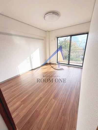 ドミール３２５の居間・リビング|洋室のお部屋です。