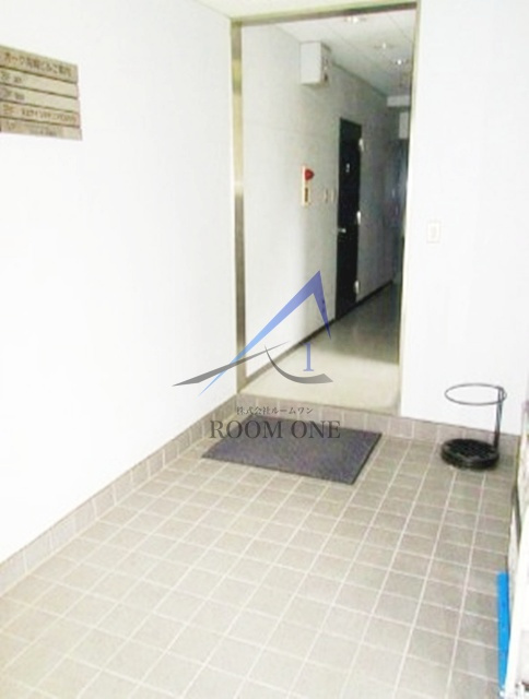 オーク高輪ビルのエントランス