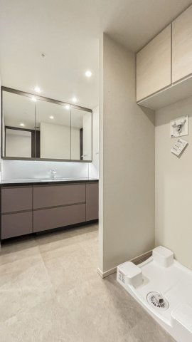 ヴィークコート市ヶ谷加賀町の独立洗面台