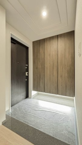 ヴィークコート市ヶ谷加賀町の玄関