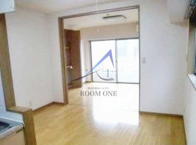 市両マンションの居間・リビング|洋室のお部屋です。