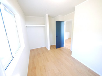 【洋室】 | 東金市田間  新築戸建  | 令和7年10月築 オール電化 太陽光発電システム 蓄電池  リビング約18.2帖  3台可 上下水 