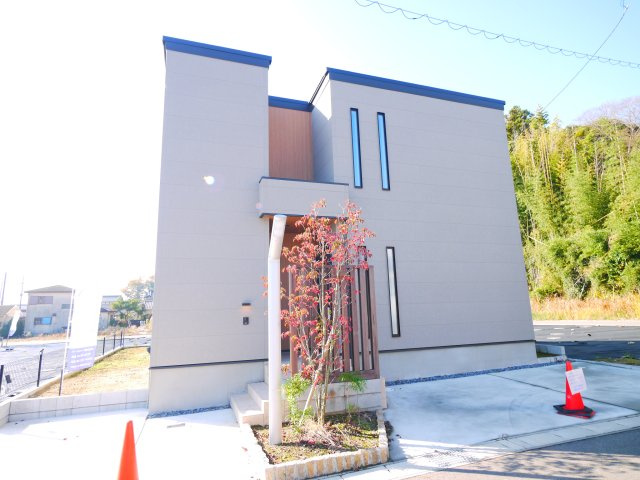 東金市田間  新築戸建 の外観|令和7年10月築 オール電化 太陽光発電システム 蓄電池  リビング約18.2帖  3台可 上下水 