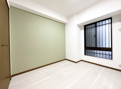 【洋室】 | ルネ宇治・南陵町南 | 【洋室4.6帖】他に洋室が2部屋あります。全部で3部屋の居室がある《3ＬＤＫ》のマンションです。