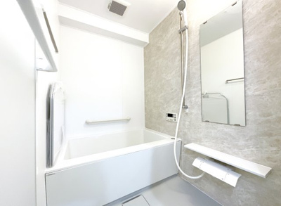 【浴室】 | ルネ宇治・南陵町南 | ユニットバスも新調していますので、気持ちよくお使い頂けます。1日の疲れをゆっくり癒して下さいね。