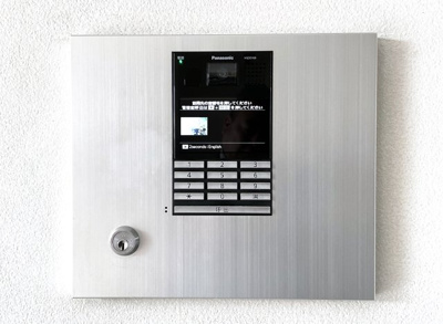 【防犯設備】 | ルネ宇治・南陵町南 | 【オートロック】マンションにこの機能がないと無理！という方もよくいらっしゃいますね。マンション探しに重要なポイントです。