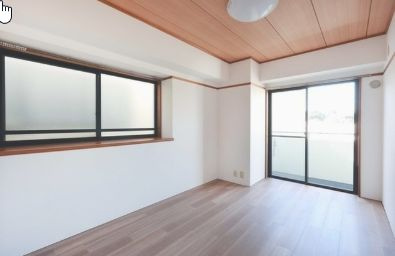 パークキューブ小岩の洋室