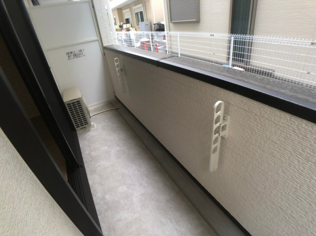 東大阪市大蓮東２丁目のアパートのバルコニー