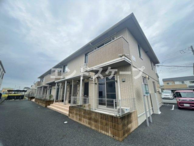 フローレスの外観|高崎、前橋エリアのお部屋探しはエンドスケープまで！お客様の理想お聞かせ下さい♪