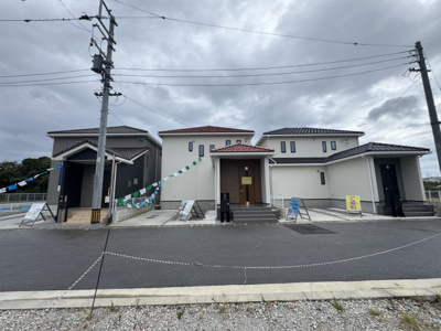 【外観】 | うるま市前原（全4棟）３号棟 | 3号棟　並列駐車2台完備♪