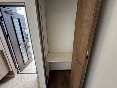 【収納】 | うるま市前原（全4棟）３号棟 | 3号棟　玄関ホール収納付き♪