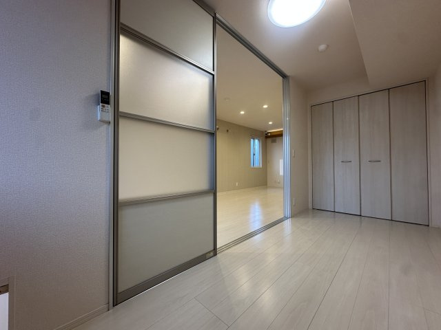 ロイヤルコートの洋室