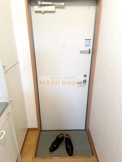 シュール松庵の玄関