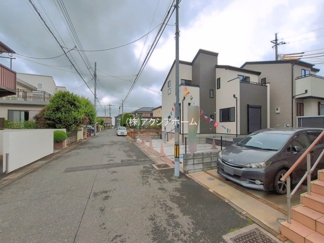 所沢市所沢新町・全2棟　新築一戸建　1号棟の前面道路含む現地写真