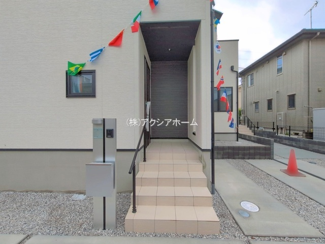 所沢市所沢新町・全2棟　新築一戸建　1号棟の玄関