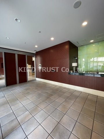 エスリード御堂筋梅田のロビー|ゆとりのあるロビーです