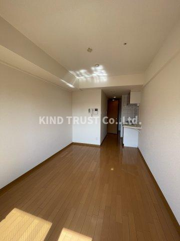 エスリード御堂筋梅田の居間・リビング|こちらのリビングで趣味の時間をお楽しみください