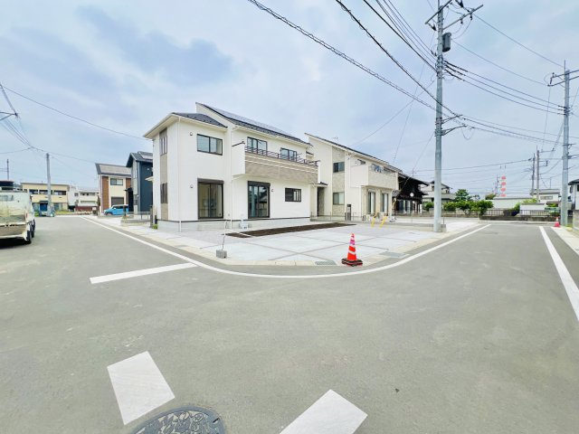 前橋市上新田町の前面道路含む現地写真|閑静な住宅街で駐車も楽々♪