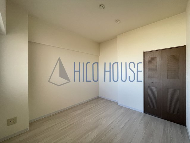 サニーエステートの寝室