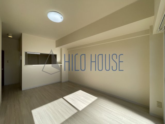 サニーエステートの居間・リビング