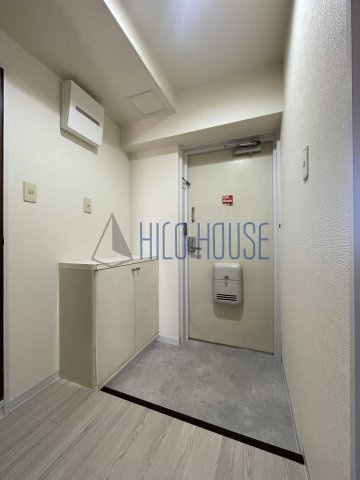 サニーエステートの玄関