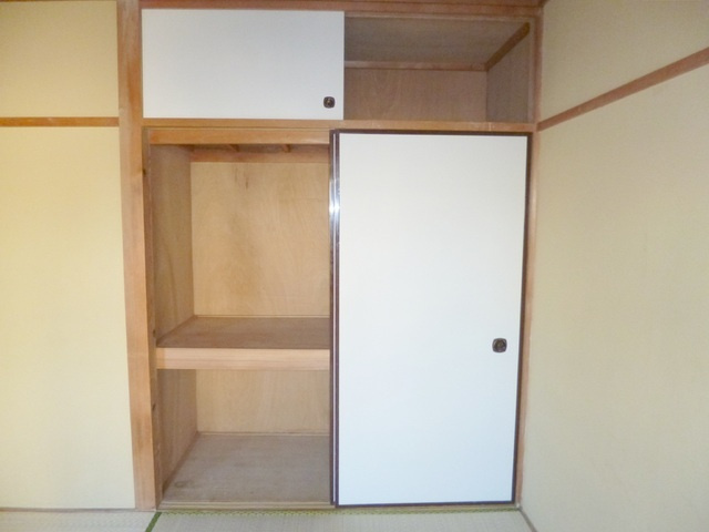 市川第二マンションのその他|押入れあります。