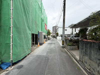 【前面道路含む現地写真】 | 北谷町吉原Ⅲ（全2棟）1号棟 | ※南側道路4m♪