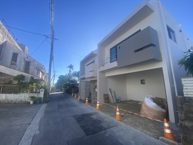 北谷町吉原Ⅲ（全2棟）1号棟の前面道路含む現地写真|※南側道路4m♪