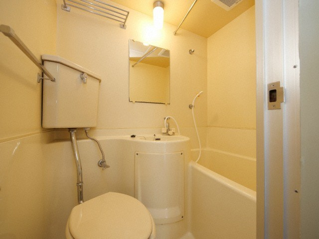 大阪市北区中津３丁目の賃貸マンションのトイレ