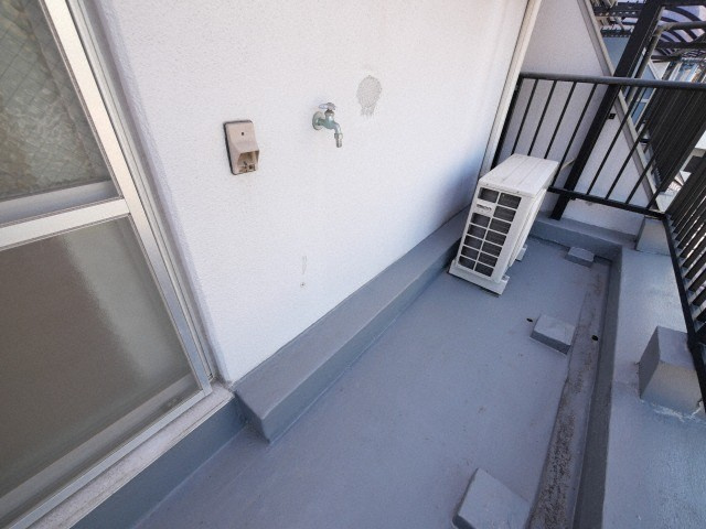 大阪市北区中津３丁目の賃貸マンションのバルコニー