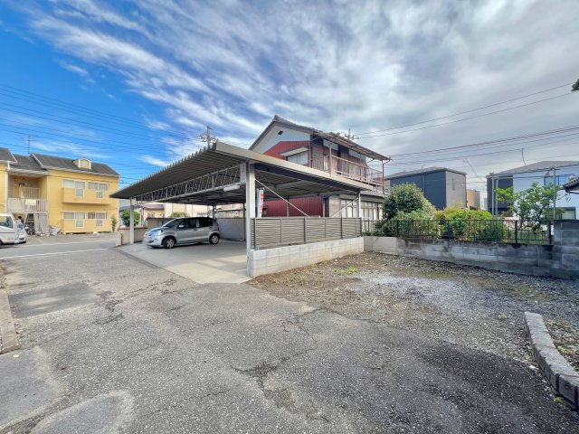 太田市石原町の駐車場|ガレージに並列4台駐車可能◎