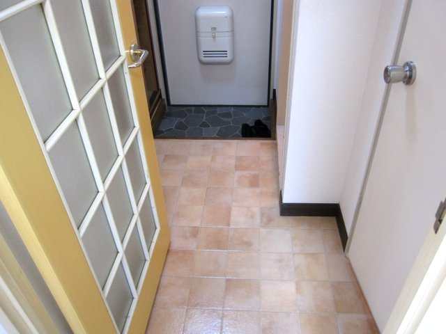 江戸川区中央４丁目の賃貸マンションの玄関