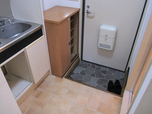 江戸川区中央４丁目の賃貸マンションの玄関