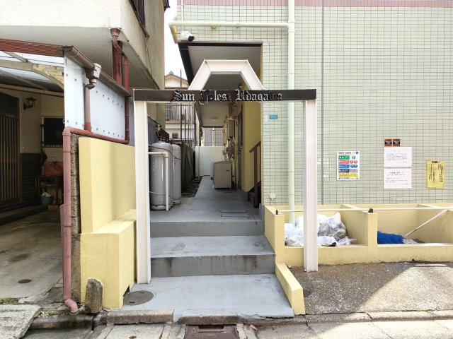 江戸川区中央４丁目の賃貸マンションのエントランス