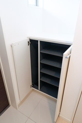 ザシダーハウスバイサヴォイ　3階の収納|別号室のものになります。現状優先。