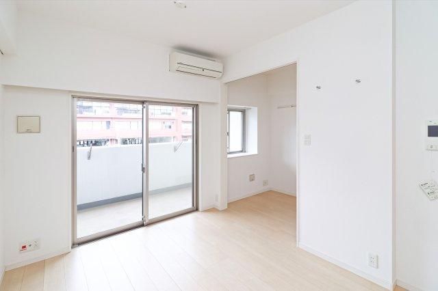 ザシダーハウスバイサヴォイ　3階の居間・リビング|別号室のものになります。現状優先。