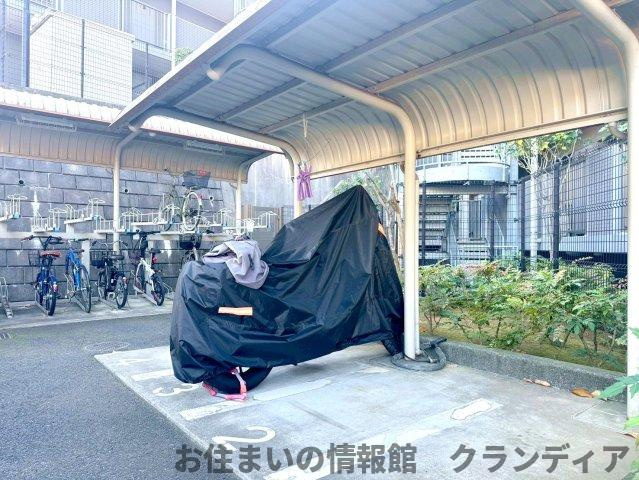 ゼファー北松戸マークフォートの駐輪場|ドキドキの新生活も、安心してスタート。ぴったりの住まいを見つけませんか？クランディアが一緒に住まい選びをサポートします‼　まずは、お気軽にお問合せください　＃クランディア