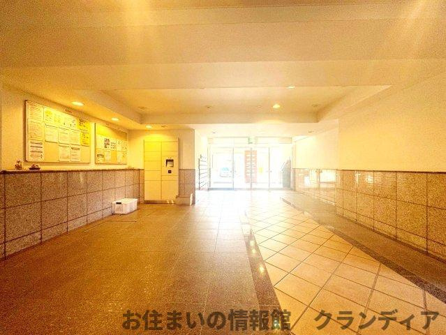 ゼファー北松戸マークフォートのロビー|ドキドキの新生活も、安心してスタート。ぴったりの住まいを見つけませんか？クランディアが一緒に住まい選びをサポートします‼　まずは、お気軽にお問合せください　＃クランディア