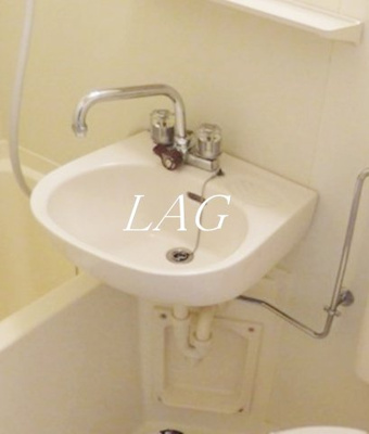 【洗面所】 | 持田レジデンス | 洗面台です。