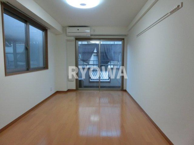 【居間・リビング】 | ヴェルトゥール浅草橋 | 掲載の写真は退去前の写真となります。