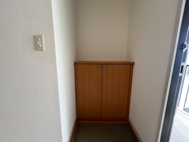 ディアス初月の玄関