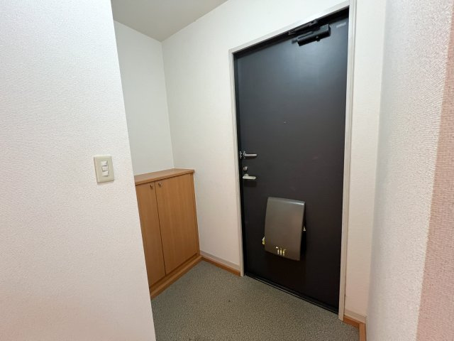 ディアス初月の玄関