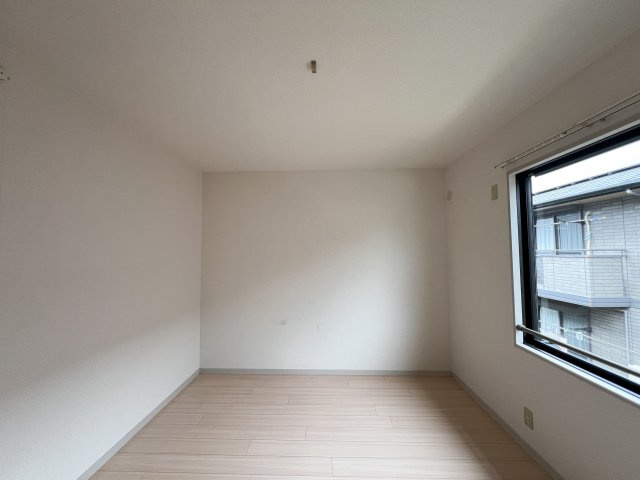 ディアス初月の洋室