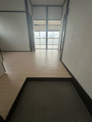 【玄関】 | 第二花園荘 | 玄関から室内への景観です！ダイニングキッチンの奥に洋室6帖の2部屋があります♪