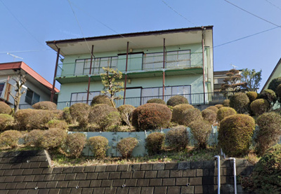 【外観】 | 第二花園荘 | 「生田」駅にアクセス可能な最寄りバス停まで徒歩3分！便利な立地の2階建てアパートです♪